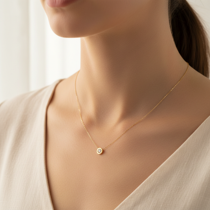 Collier chaîne porté