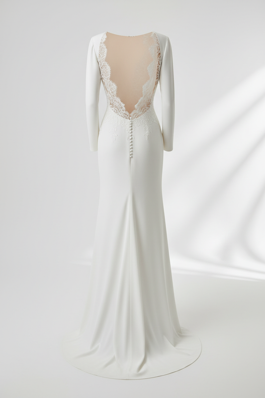 Robe de mariée dos nu luxueuse en crêpe de soie avec boutons nacre et traîne