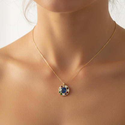 Collier pierre de naissance personnalisé porté pendentif gemme