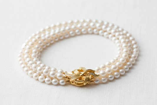Collier luxueux multi-rangs en perles d'eau douce naturelles pour femme avec fermoir doré